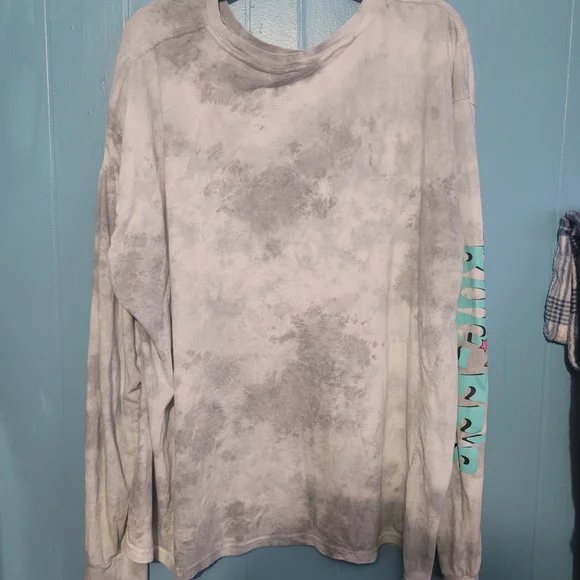 Womens Light Gray Tie-Dye Long Sleeve Graphic Tee with Cute Character - Picture 4 of 4
